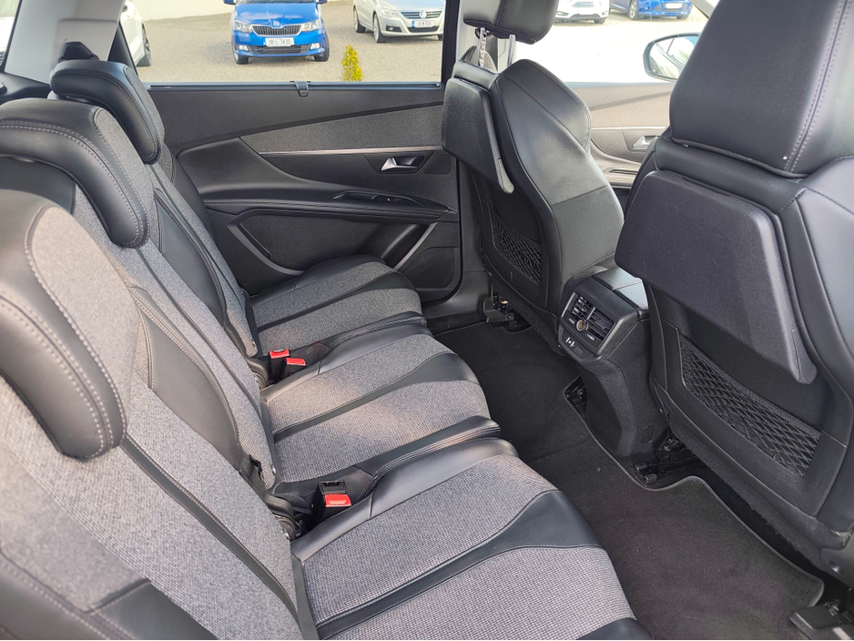 2019 Peugeot 5008 - image 7