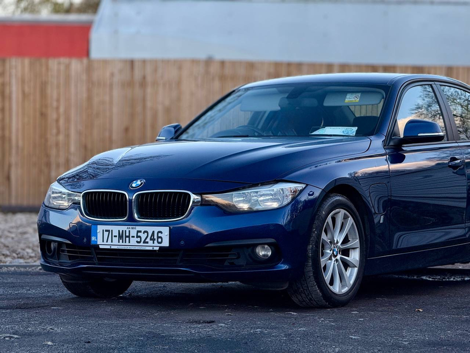 2017 BMW 3 Series - image 5