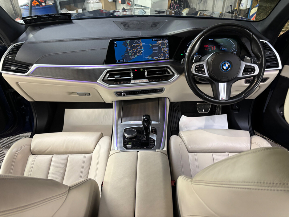 2022 BMW X5 xDrive45e xLine €57,950