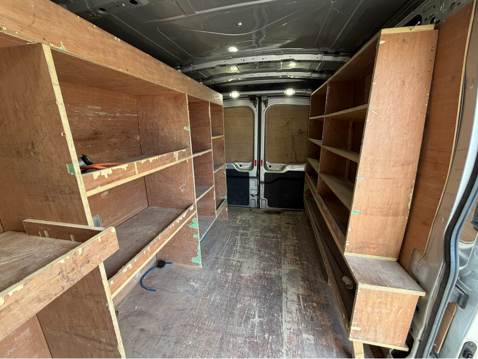 2017 Ford Transit - image 20