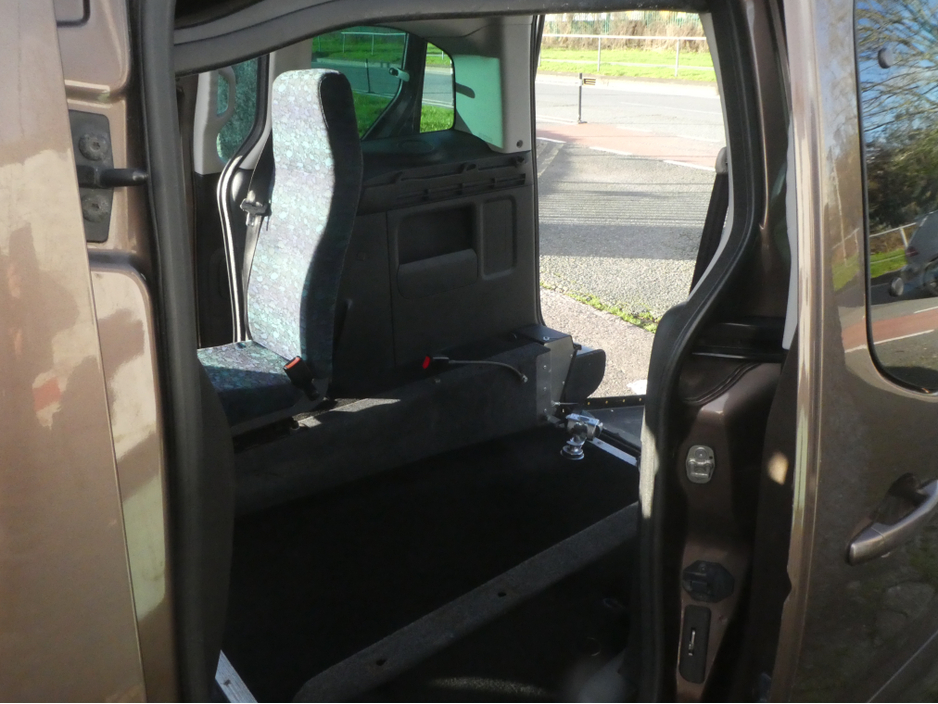 2012 Peugeot Partner TEPEE 1.6 HDI S 92BHP 5 5SEATS 5DR 92 SEATS €6,950