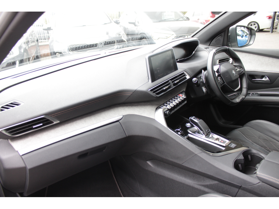 2019 Peugeot 3008 - image 25