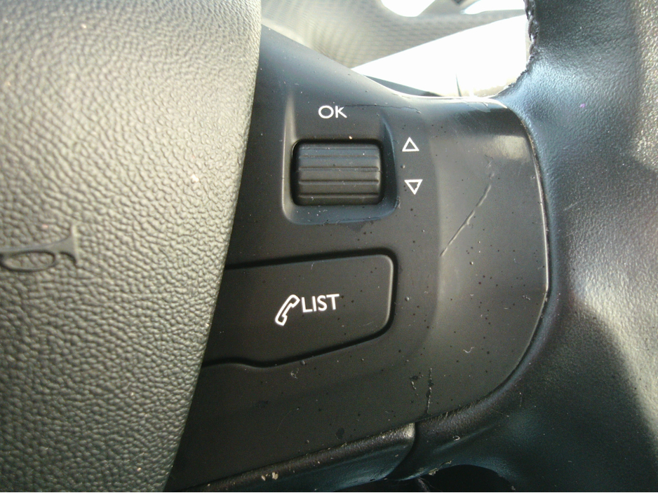 2016 Peugeot 2008 - image 15