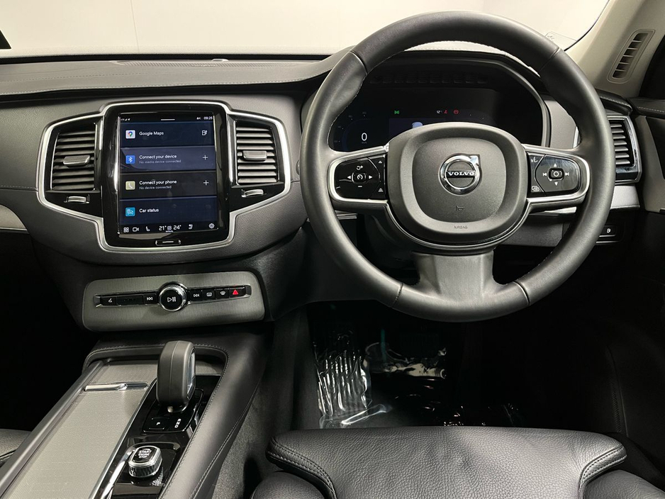 2023 Volvo XC90 - image 14