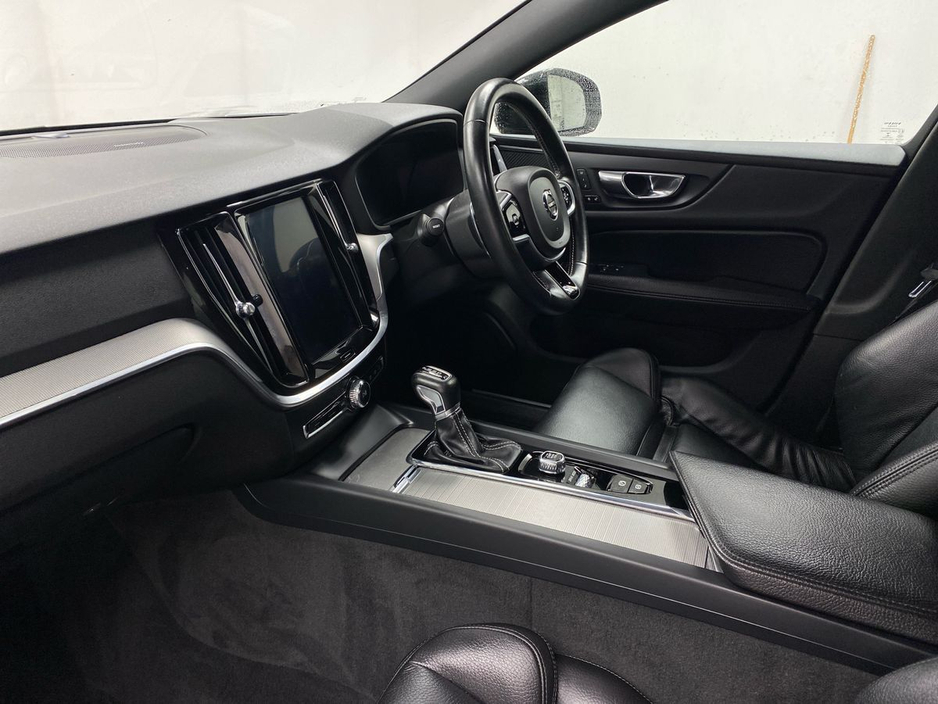 2019 Volvo S60 T5 (250hp) R-Design Auto €25,995