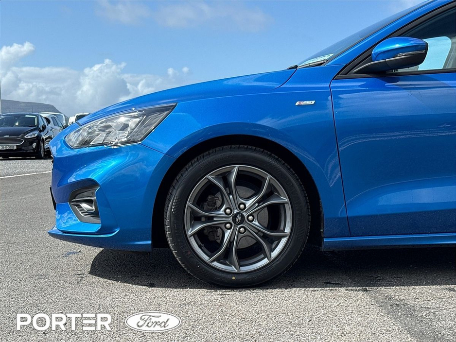 2020 Ford Focus - image 11