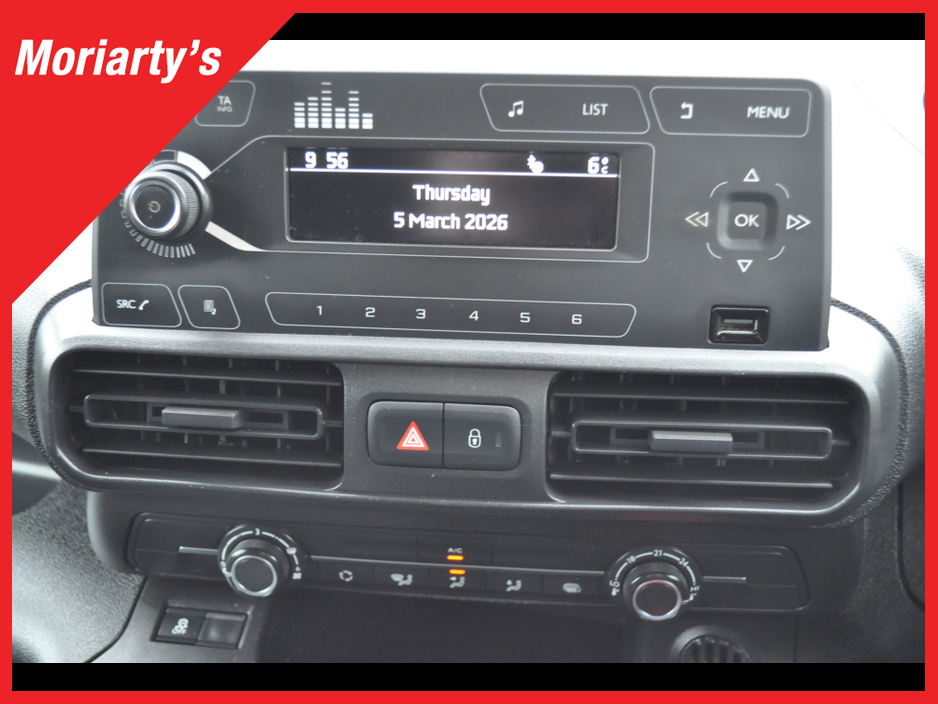 2020 Peugeot Partner - image 14