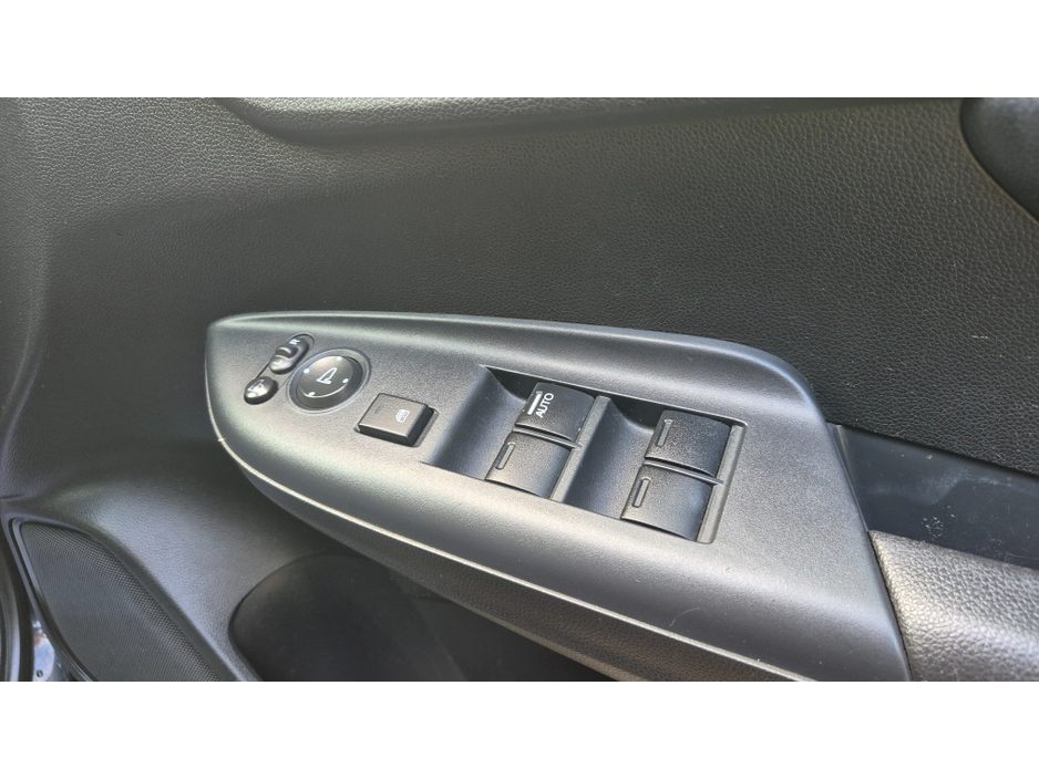 2014 Honda Fit - image 18