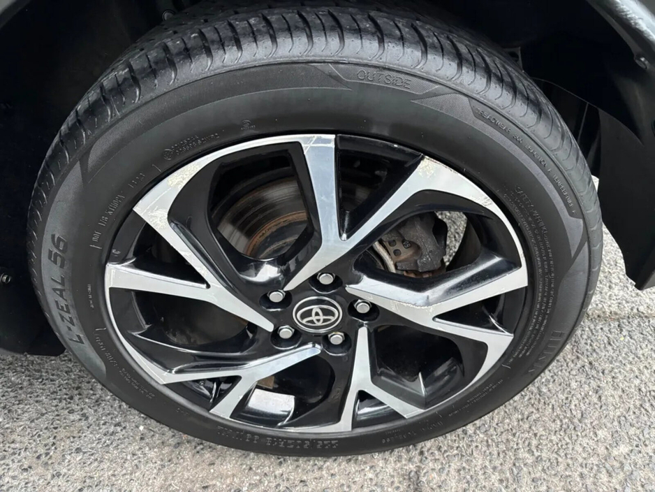 2022 Toyota C-HR 1.8 HYBRID SPORT BITONE €22,950