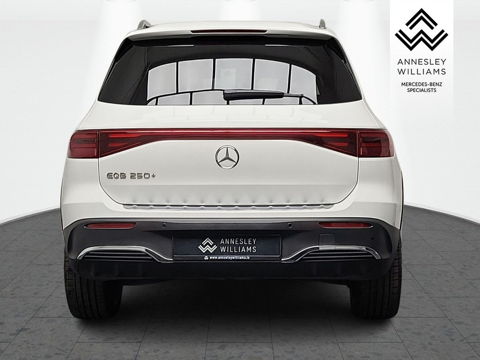 2025 Mercedes-Benz EQB - image 7