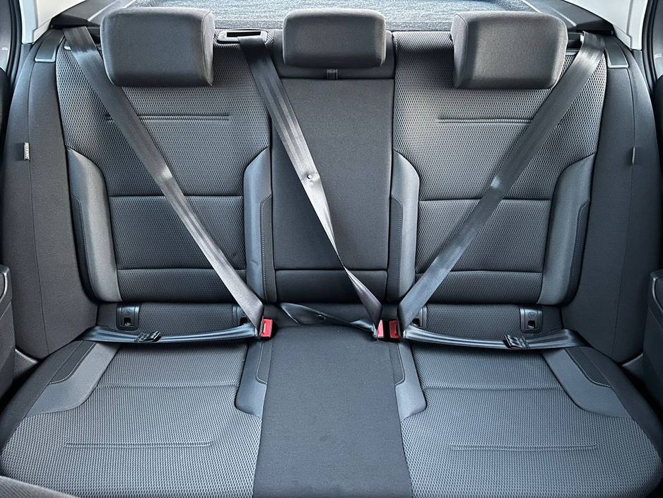 2015 Volkswagen Golf - image 12