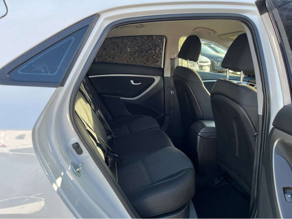 2015 Hyundai i30 - image 9