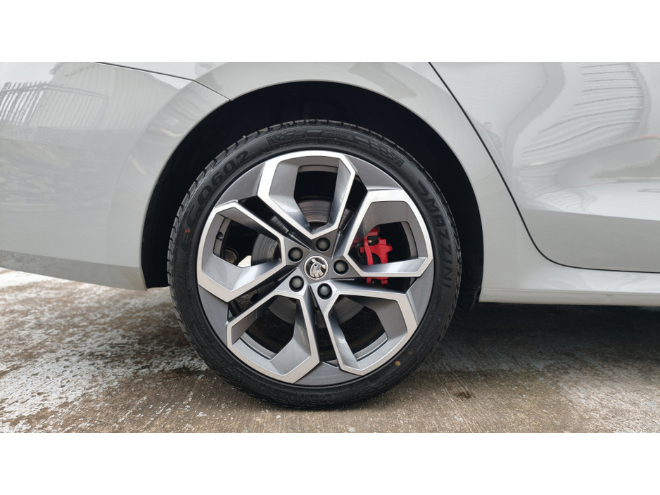 2021 Skoda Octavia - image 7