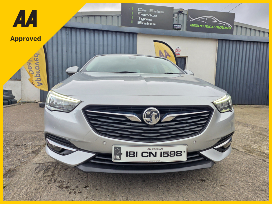 2018 Opel Insignia - image 2