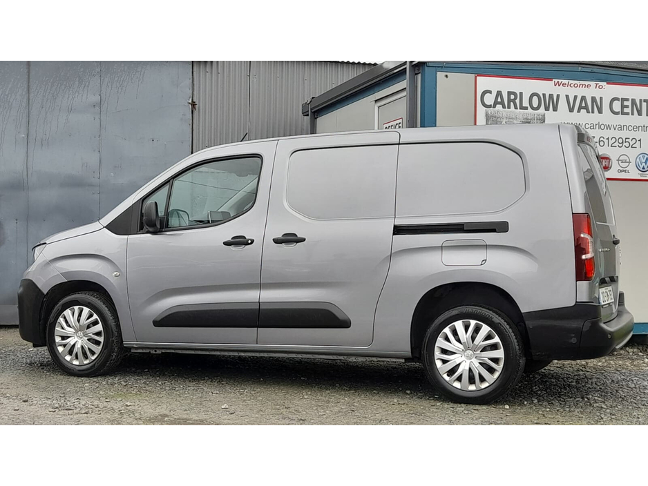 2021 Peugeot Partner - image 3