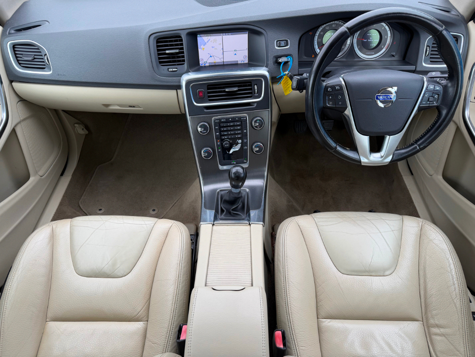 2012 Volvo S60 - image 11