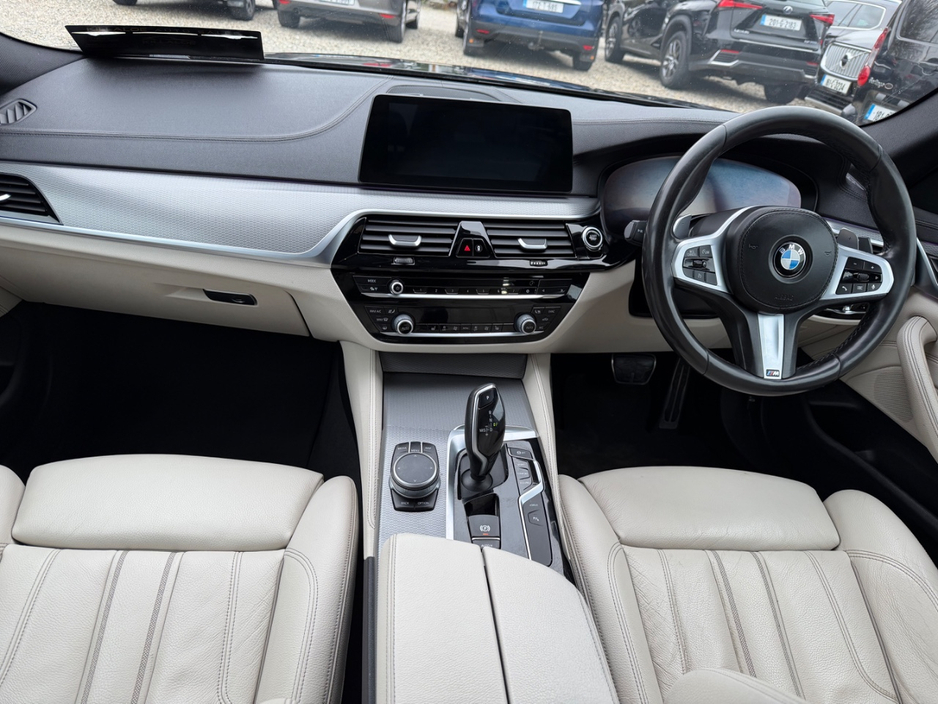 2019 BMW 5 Series - image 12