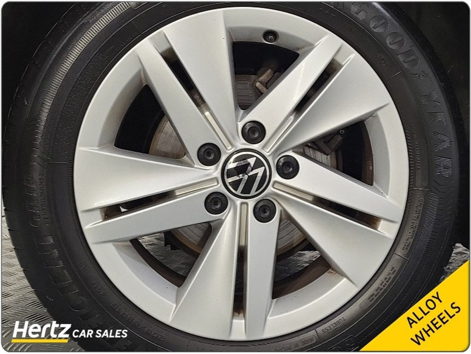 2023 Volkswagen Golf LIFE 2.0 TDI 115HP Diesel Manual €26,995