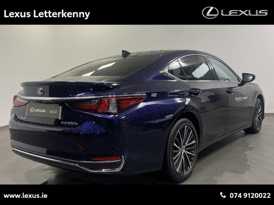 2025 Lexus ES 300 H - image 2