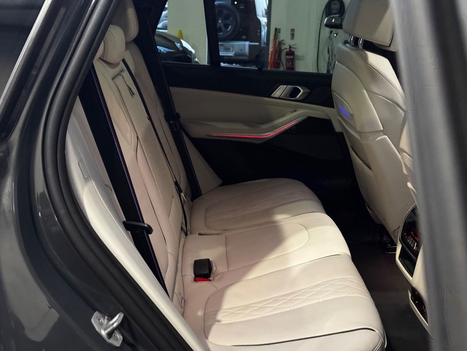 2025 BMW X5 - image 22