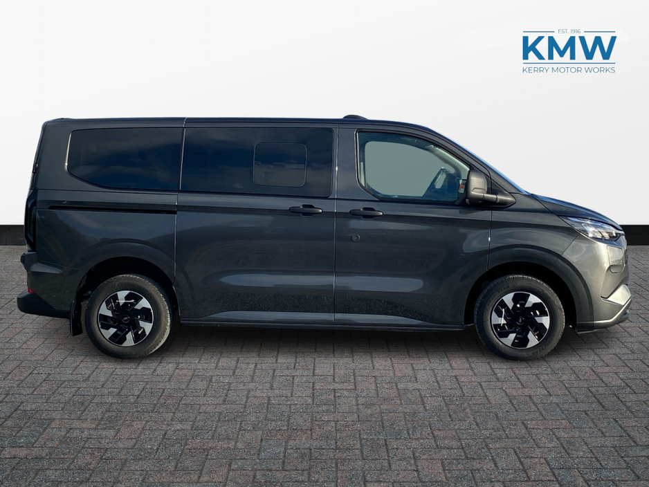 2026 Ford Transit Kombi Kombi 2.5 PHEV 232 BHP Automatic €60,500