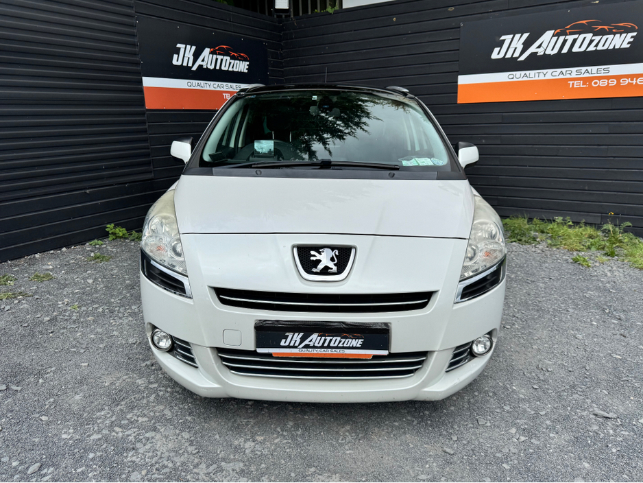 2013 Peugeot 5008 - image 2