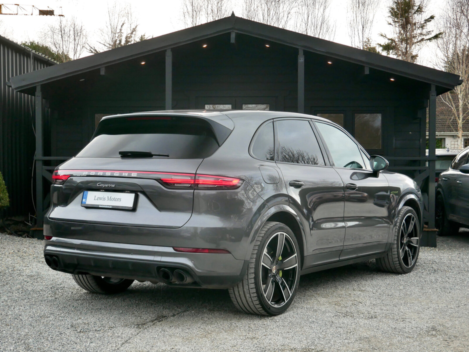 2020 Porsche Cayenne 3.0 V6 E-HYBRID 4WD AUTO €59,950