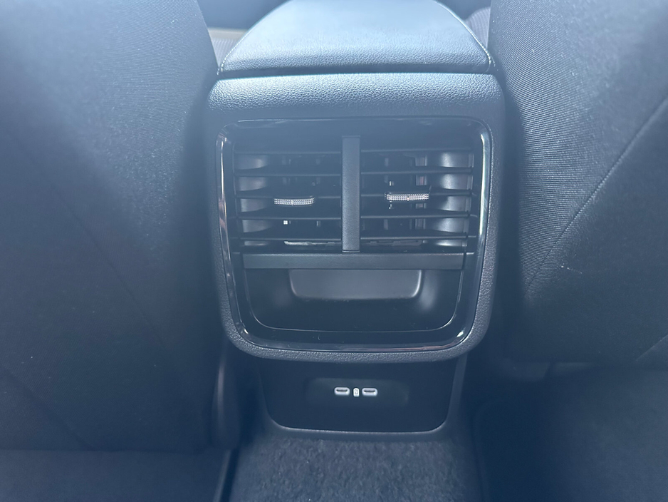 2023 Skoda Octavia - image 16