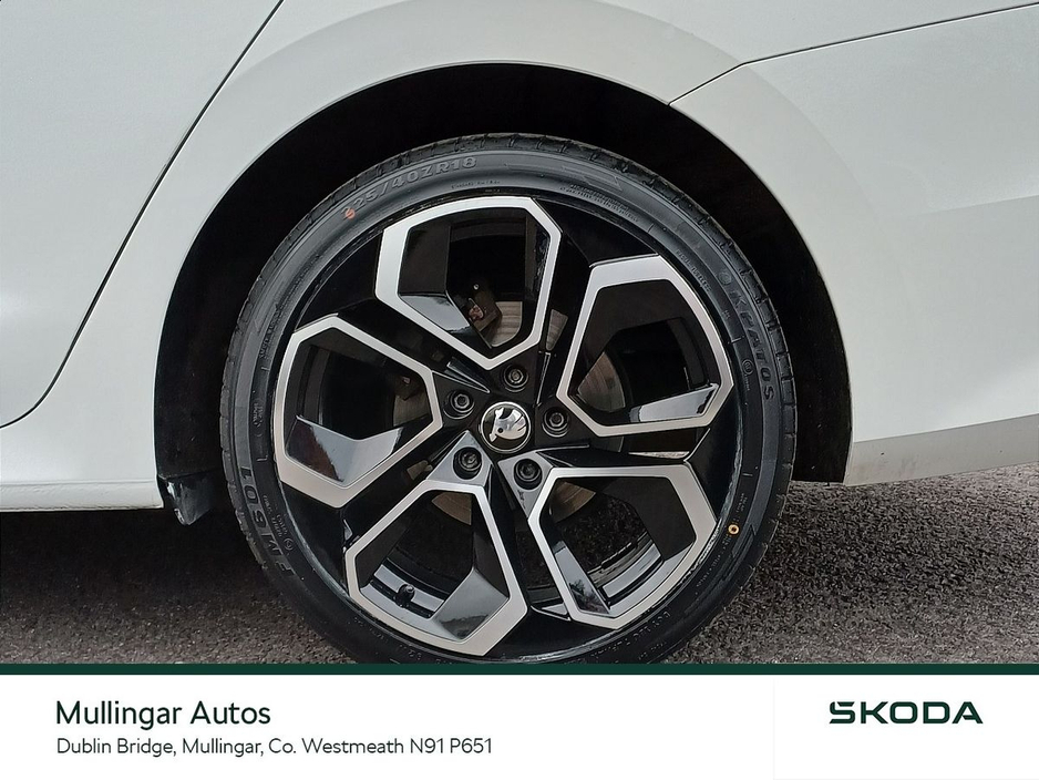 2021 Skoda Octavia - image 9