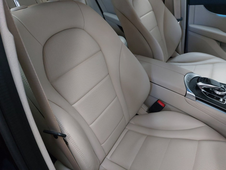 2019 Mercedes-Benz GLC Class - image 6