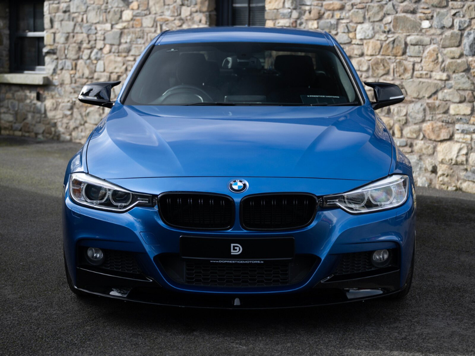 2013 BMW 3 Series - image 2