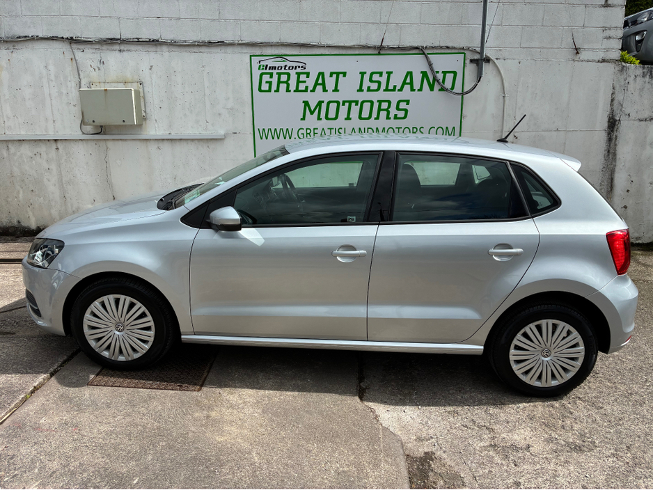 2015 Volkswagen Polo - image 3