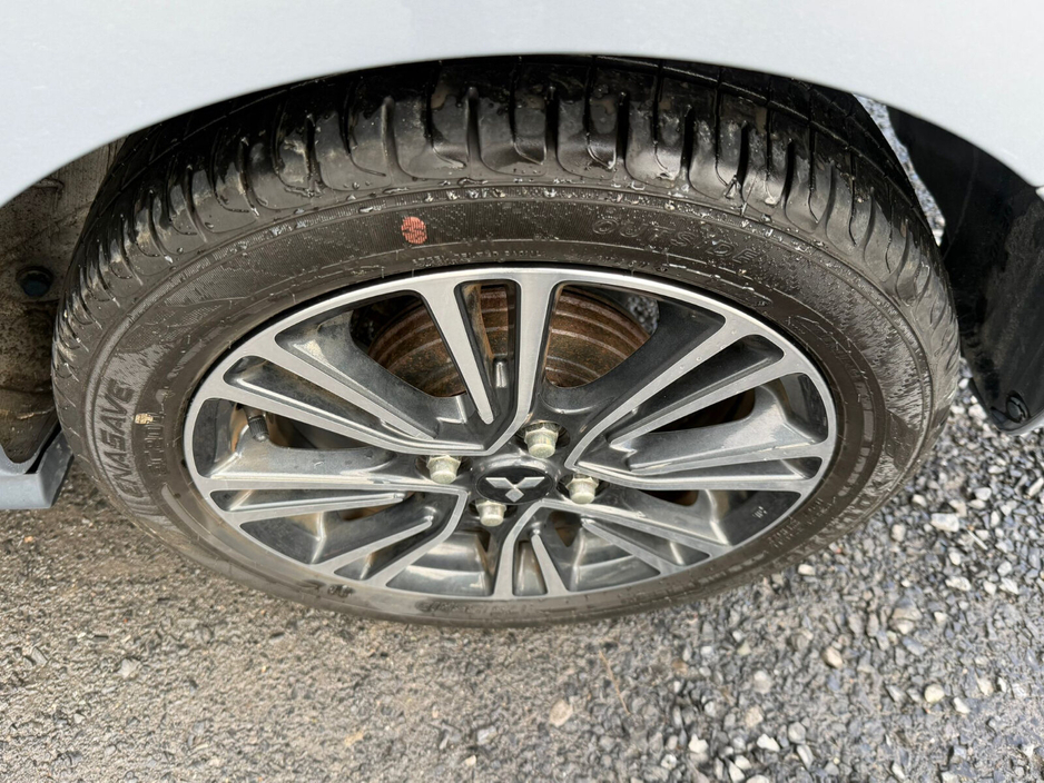 2019 Mitsubishi Mirage - image 9