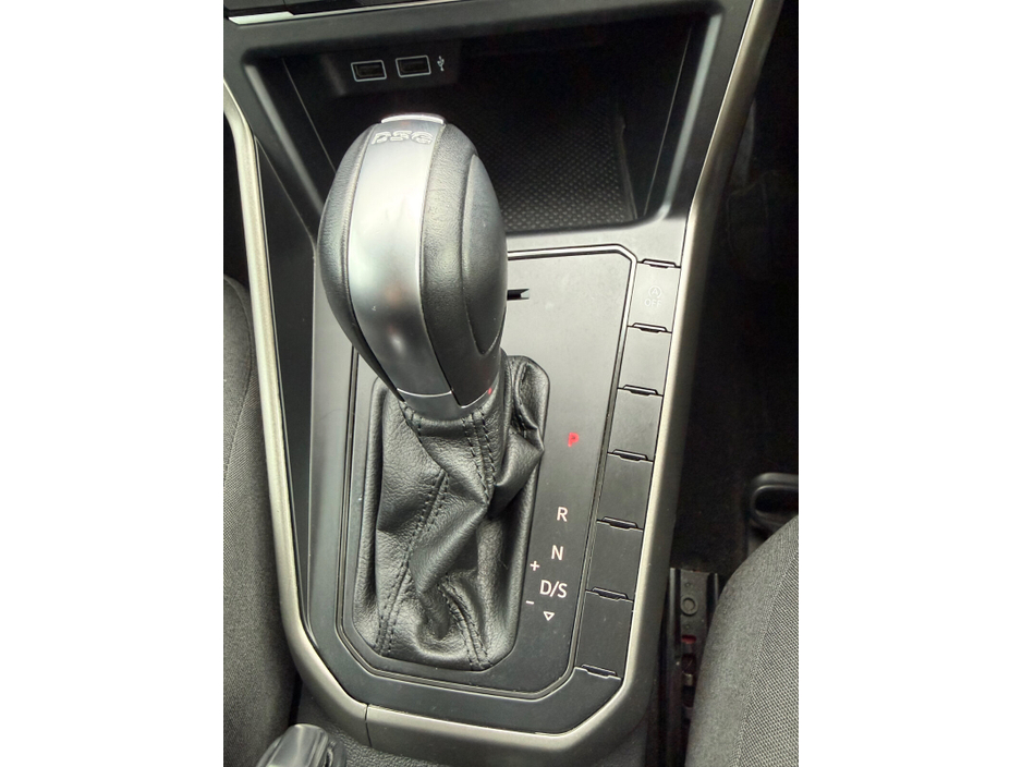 2018 Volkswagen Polo - image 11