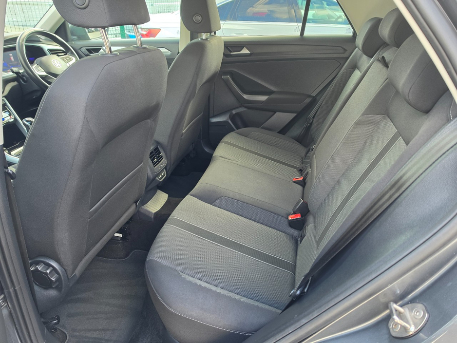 2022 Volkswagen T-Roc - image 19