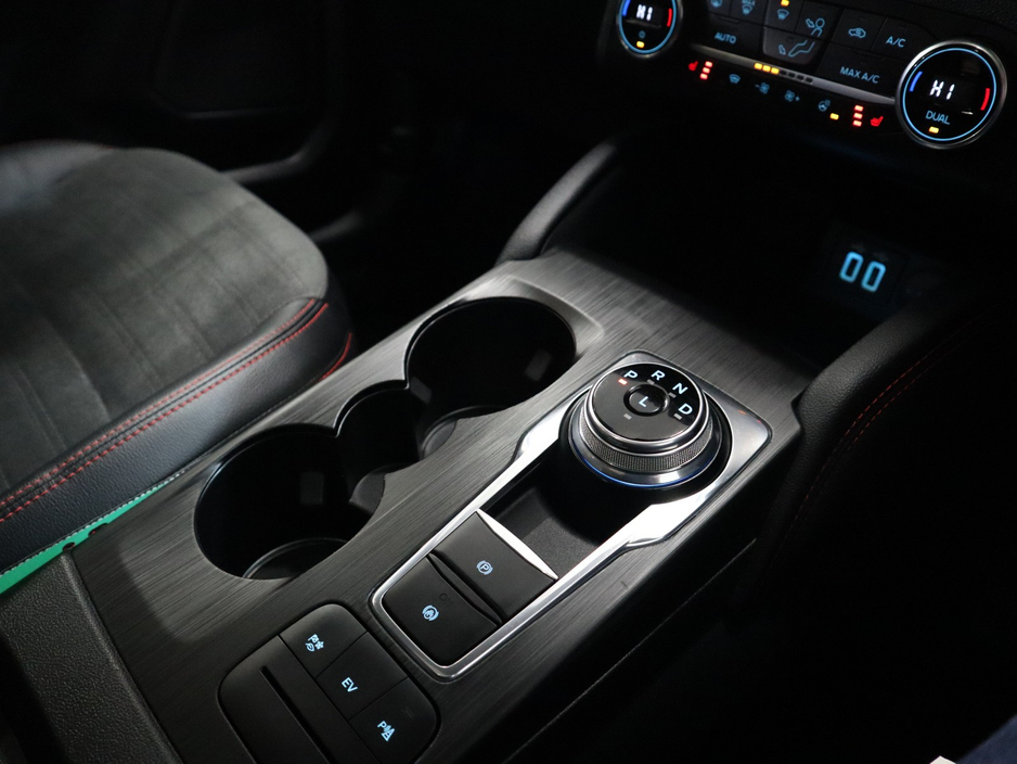 2022 Ford Kuga - image 23