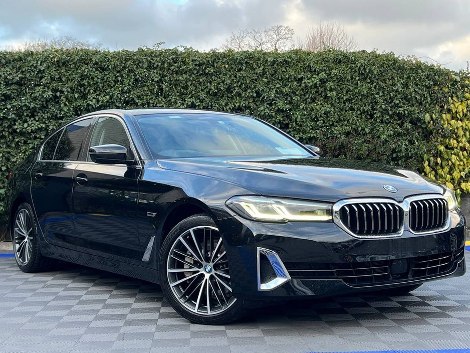 2022 BMW 5 Series 530e LUXURY LINE 2.0 HYBRID // HARMAN/KARDON // 360 VISUAL PARKING ASSIST // BMW INDIVIDUAL HEATED & COOLED SEATS €34,900