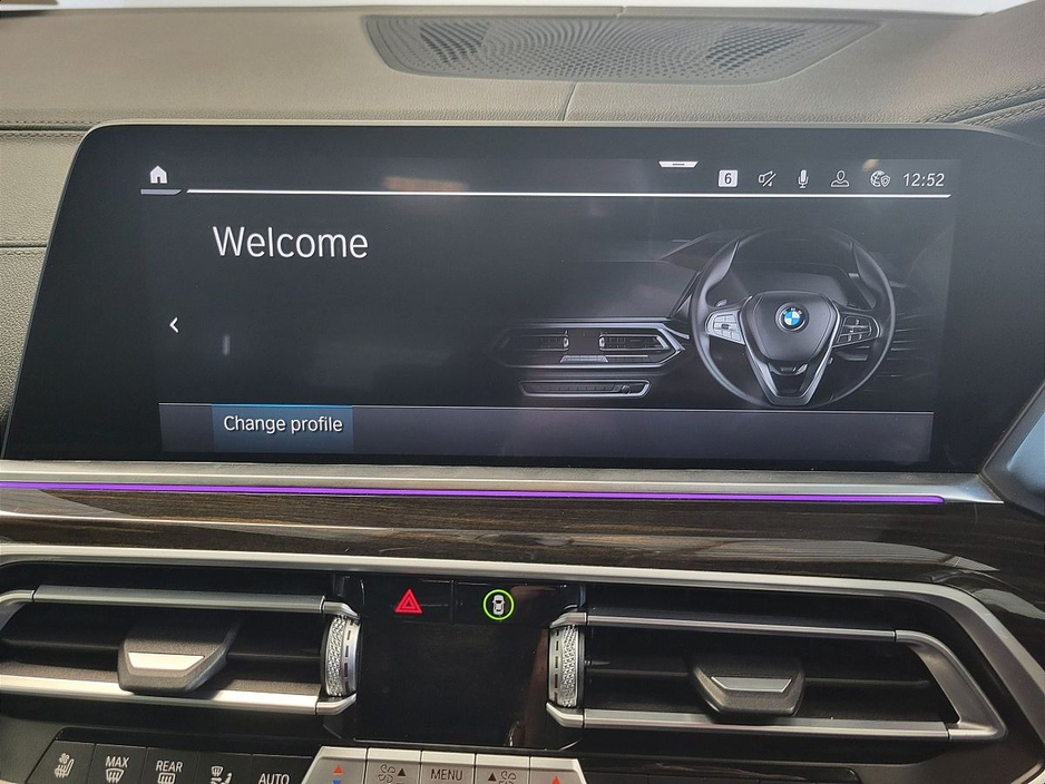 2021 BMW X5 - image 8