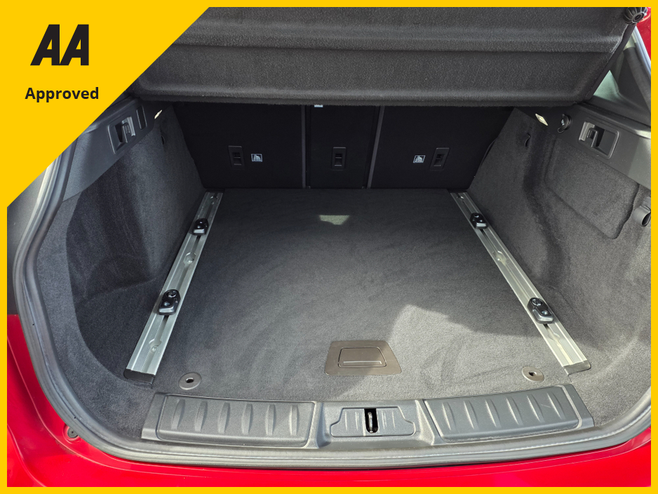 2018 Jaguar F-Pace - image 8