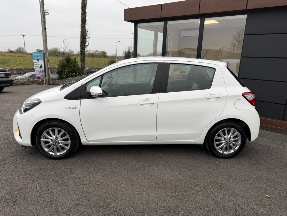 2017 Toyota Yaris Self charge Hybrid - Low Mileage - Fantastic Spec €14,750