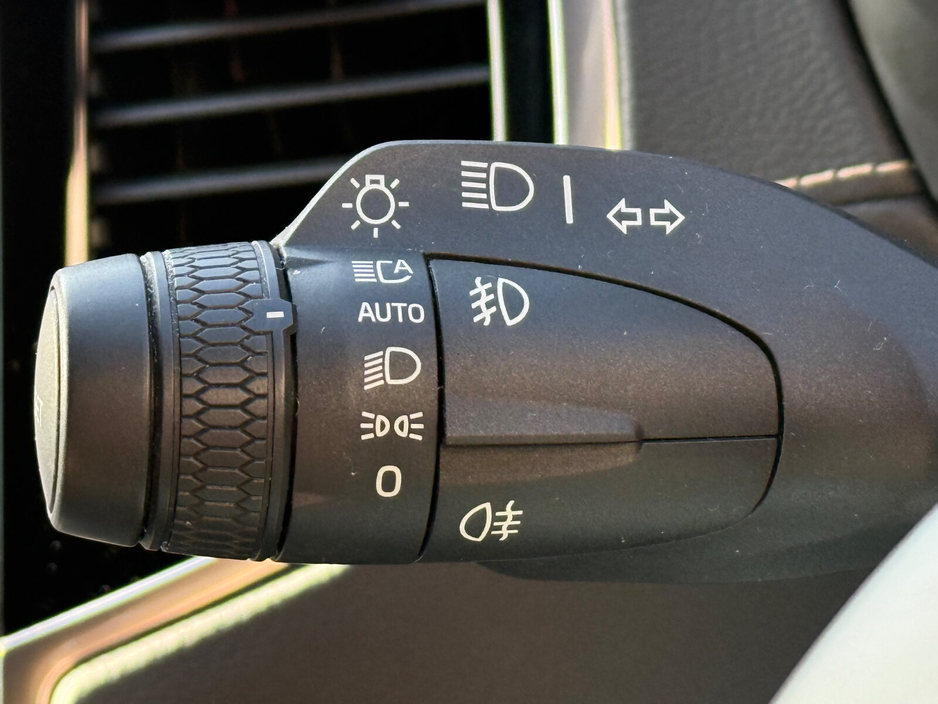 2022 Volvo XC90 PHEV T8 (390hp) R-Design AWD €56,900