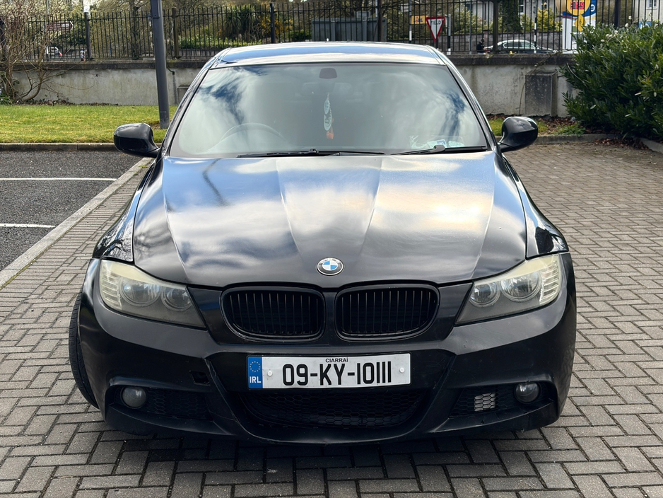 2009 BMW 3 Series - image 3
