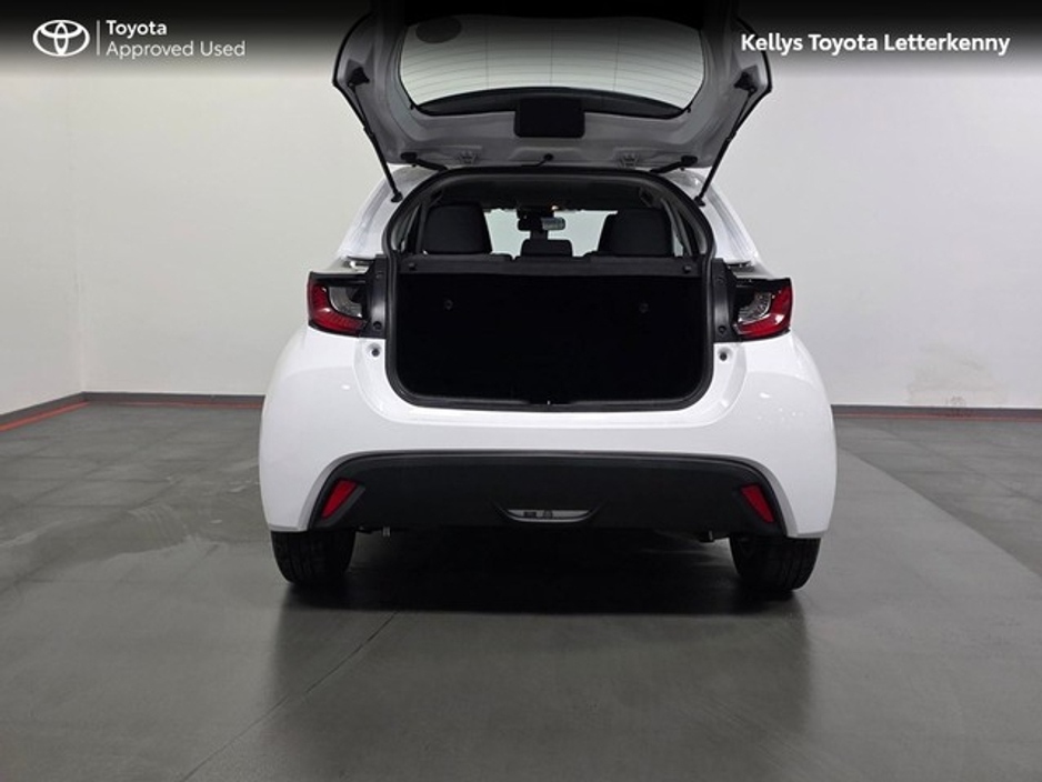 2022 Toyota Yaris YARIS HYBRID LUNA #65 €20,995