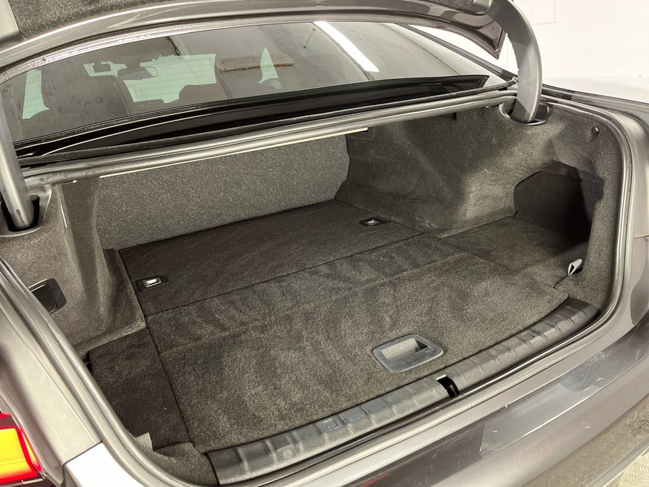 2023 BMW 5 Series - image 12