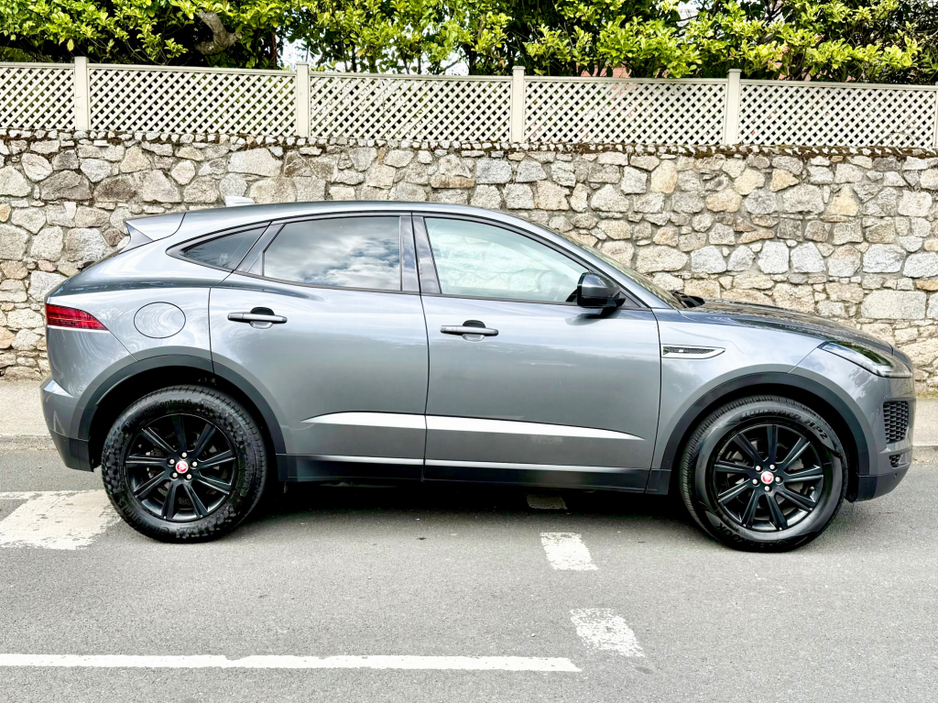 2019 Jaguar E-Pace - image 4