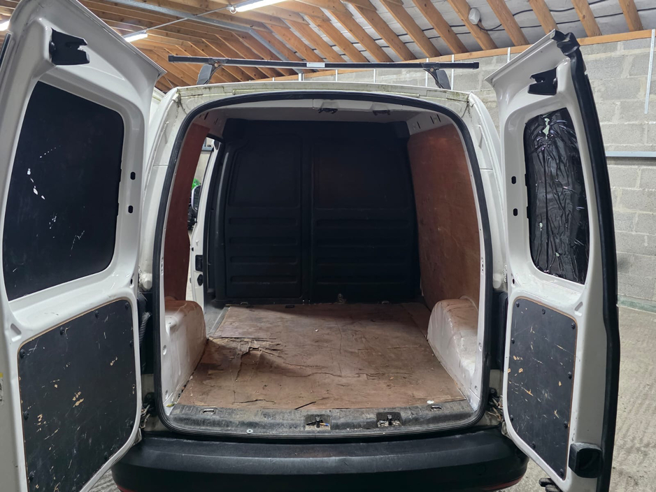 2018 Volkswagen Caddy - image 12