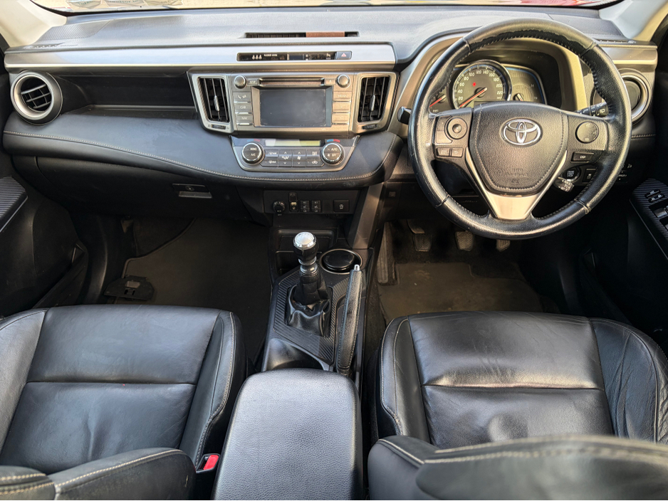 2015 Toyota Rav4 - image 7