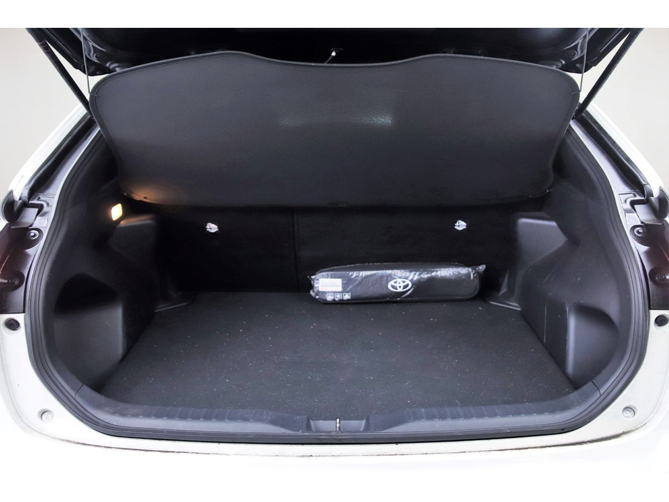 2022 Toyota Yaris Cross - image 25