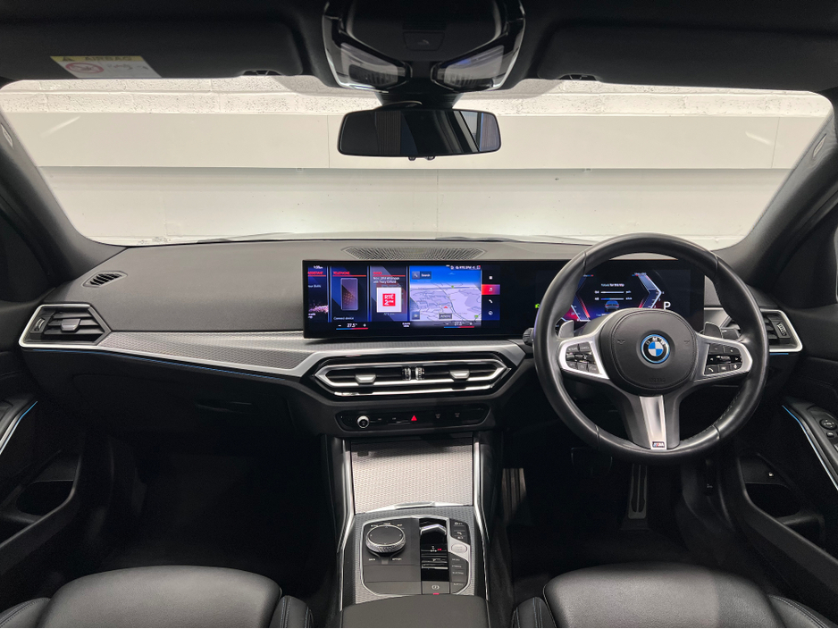 2023 BMW 3 Series - image 20