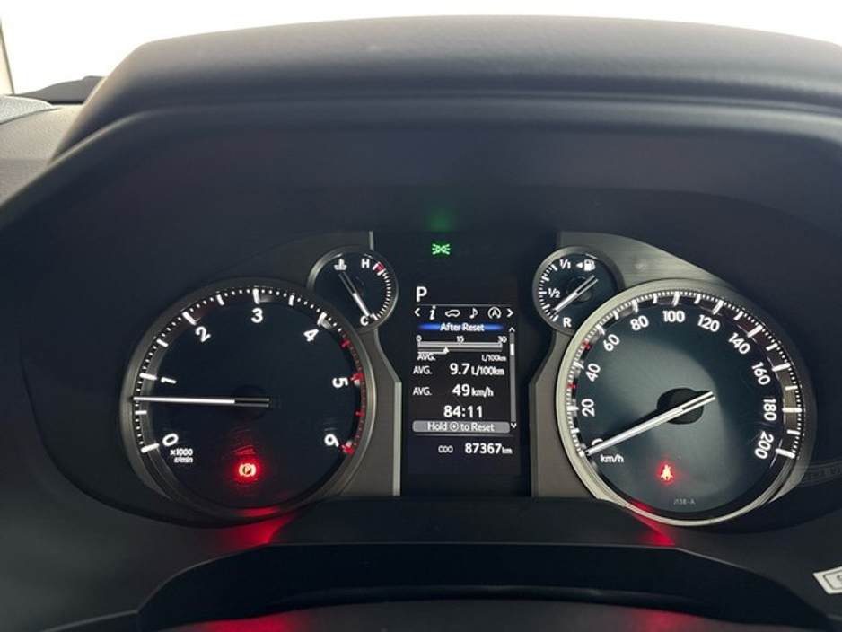 2023 Toyota Landcruiser - image 11